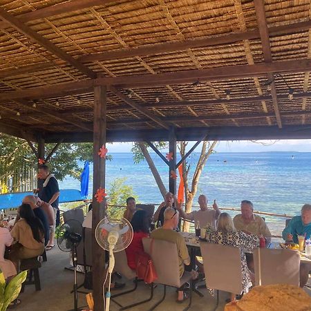 Jush Native And Glamping Hotell Dauis Eksteriør bilde
