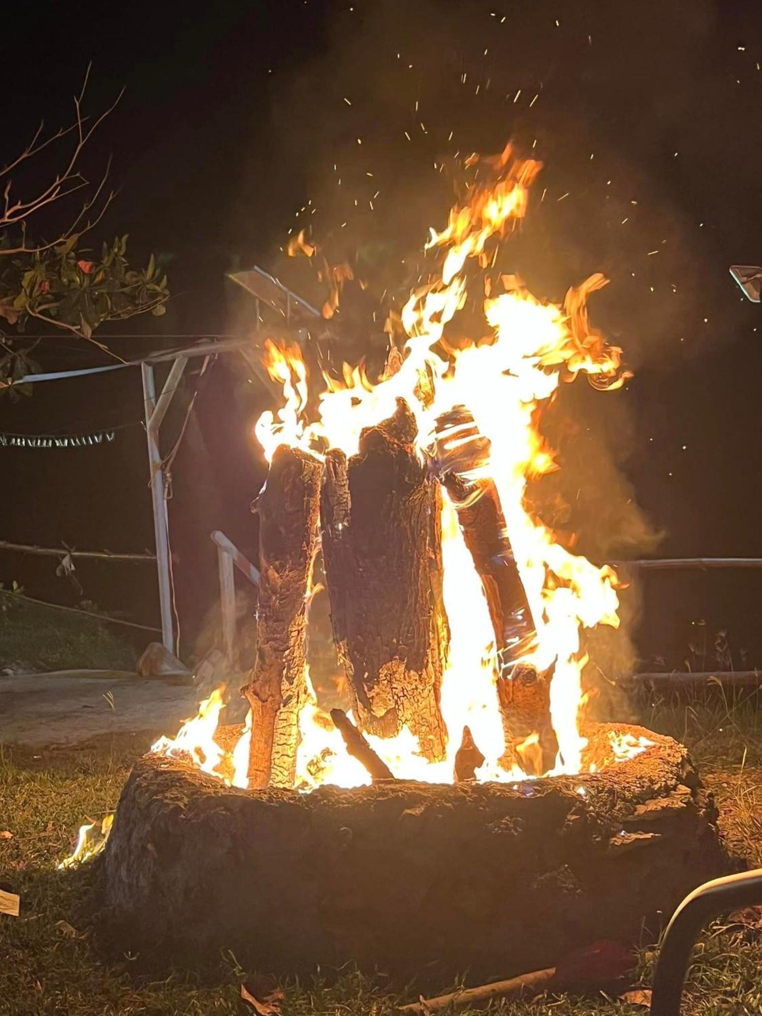 Jush Native And Glamping Hotell Dauis Eksteriør bilde