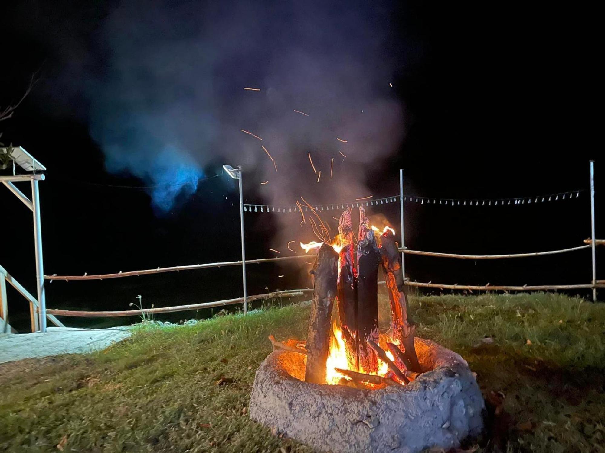 Jush Native And Glamping Hotell Dauis Eksteriør bilde