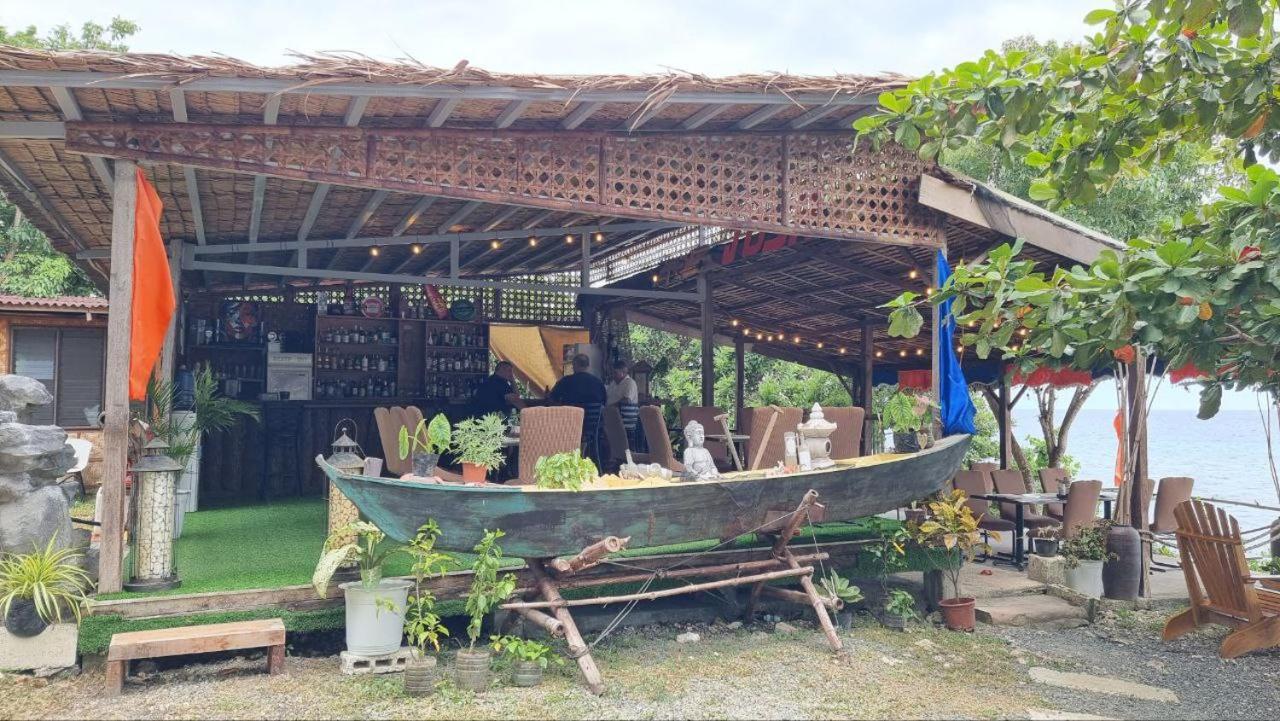 Jush Native And Glamping Hotell Dauis Eksteriør bilde