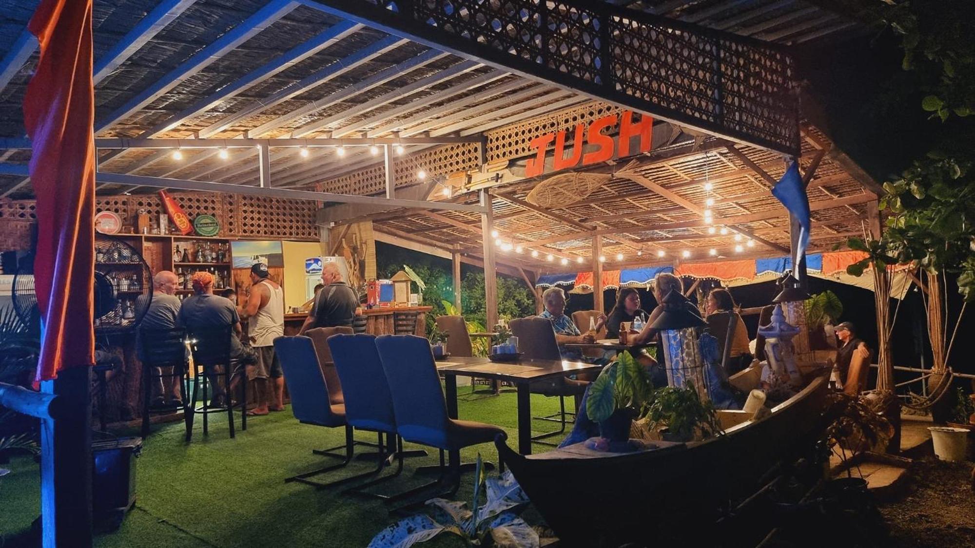 Jush Native And Glamping Hotell Dauis Eksteriør bilde