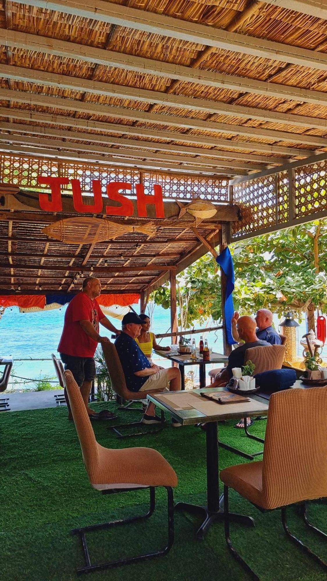 Jush Native And Glamping Hotell Dauis Eksteriør bilde