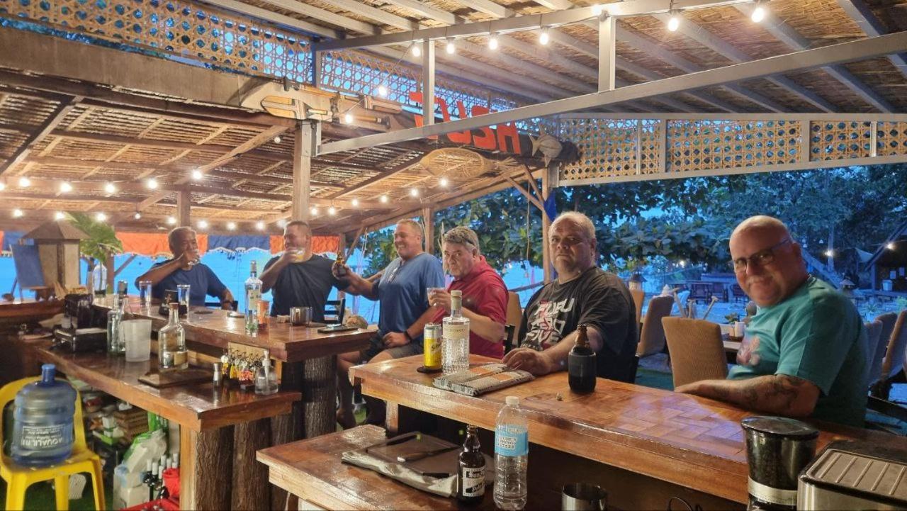 Jush Native And Glamping Hotell Dauis Eksteriør bilde
