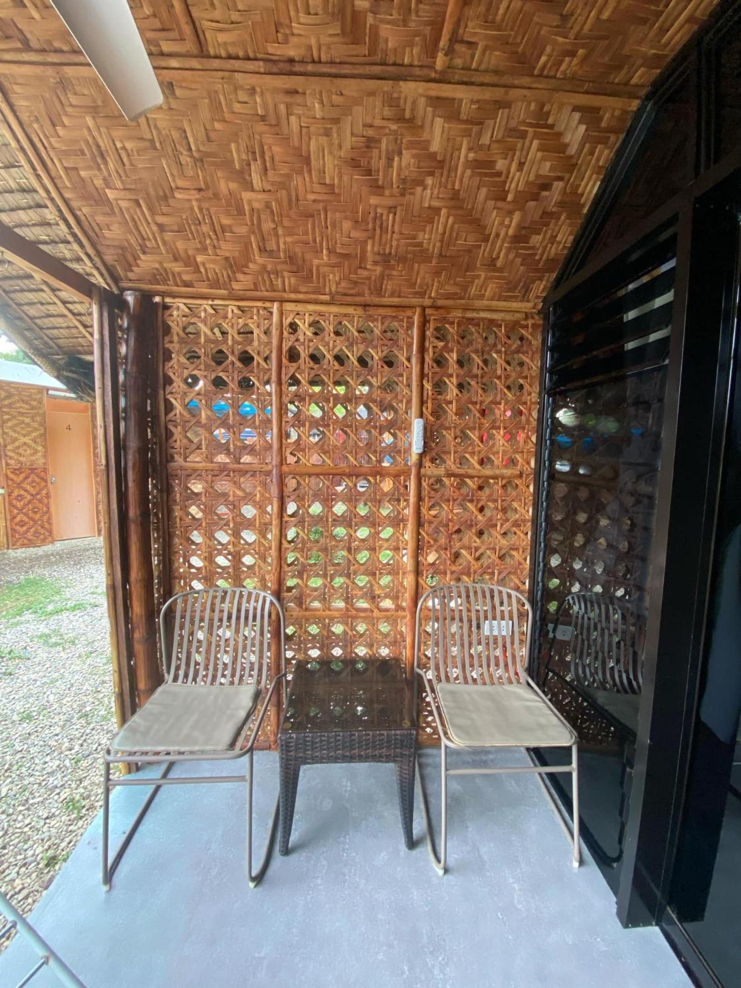 Jush Native And Glamping Hotell Dauis Eksteriør bilde